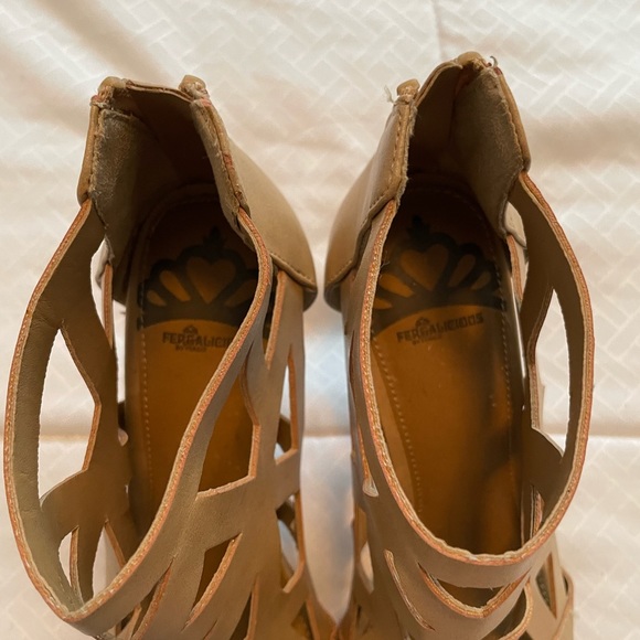 Cute heels with cut out pattern style!! - Picture 7 of 7